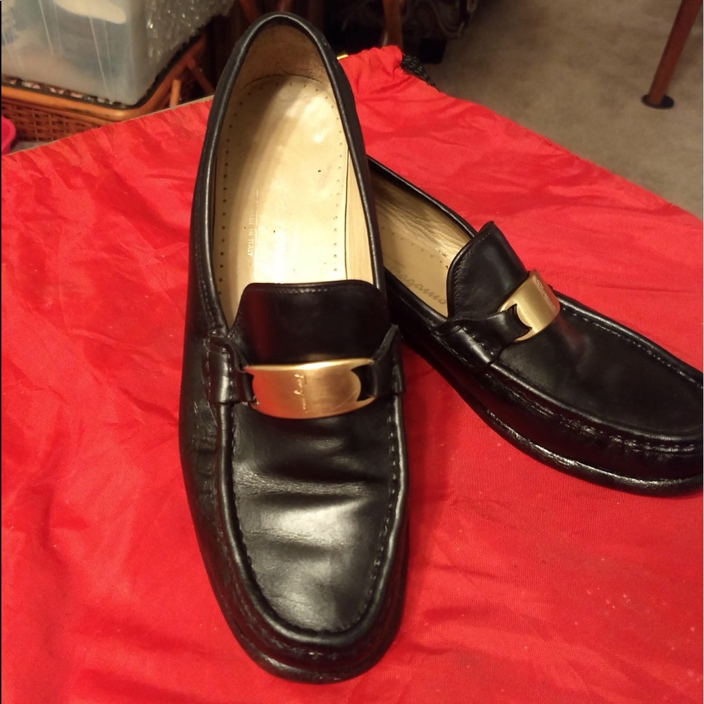 Ferragamo black leather flats